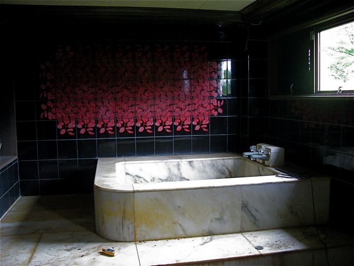 queen-chateau-tub1 queen-chateau-tub1
