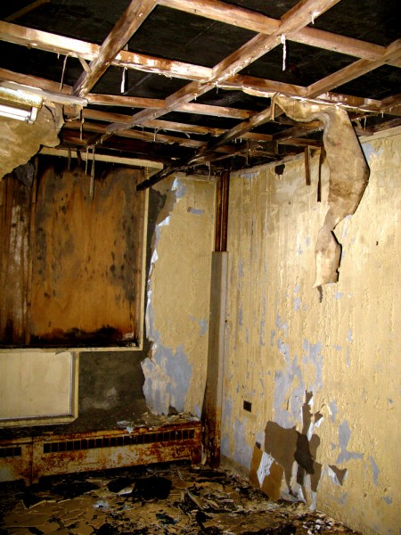 1-base-int-room