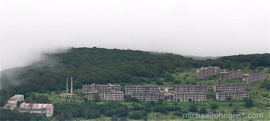 matsuo mine ruined apartments2