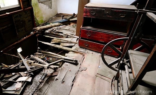 japan shrine castle abandoned haikyo