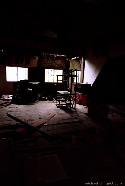 japan shrine castle abandoned haikyo